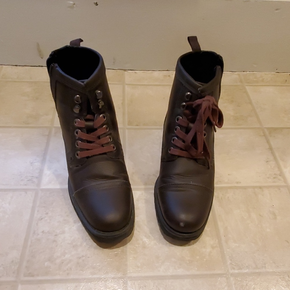 Guess GM Thrope Boots size 8